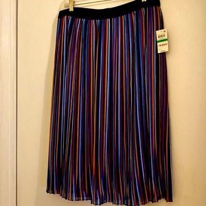 Shimmer Skirt! Semi sparkly! Never worn & gorgeous! Mid calf length.